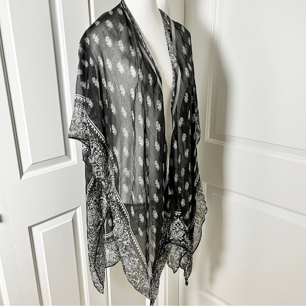 Versatile Sheer Bandanna Print Kimono Coverup - Black and White - Medium - Picture 6 of 10
